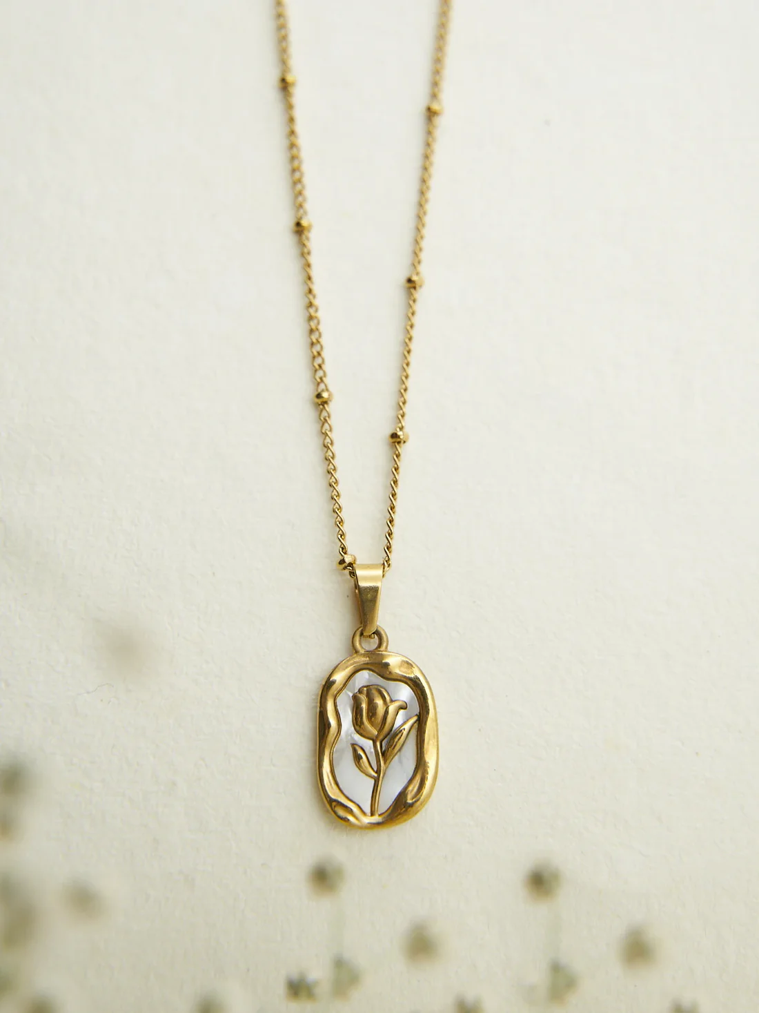 Elegant Gold Rose Pendant Necklace – Minimalist Flower Medallion with Delicate Beaded Chain | Timeless Women’s Gift