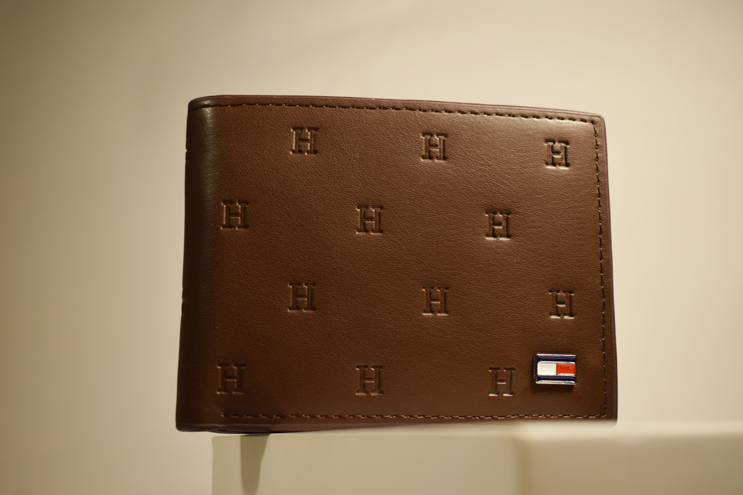 Tommy Hilfiger Men's Brown Leather Bifold Wallet - Embossed H Monogram Pattern - Classic American Designer Wallet with Gift Box