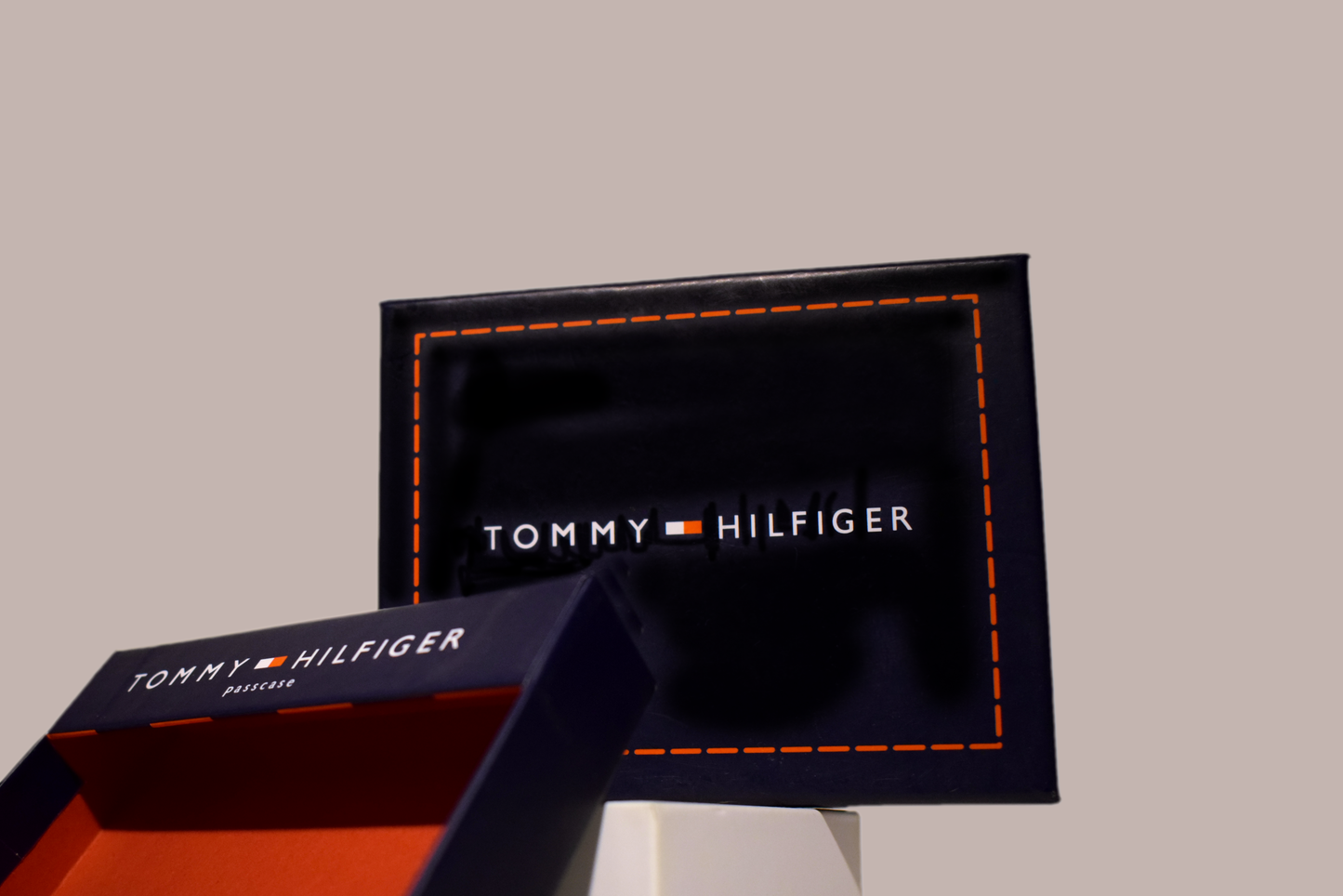 Tommy Hilfiger Men's Brown Leather Bifold Wallet - Embossed H Monogram Pattern - Classic American Designer Wallet with Gift Box