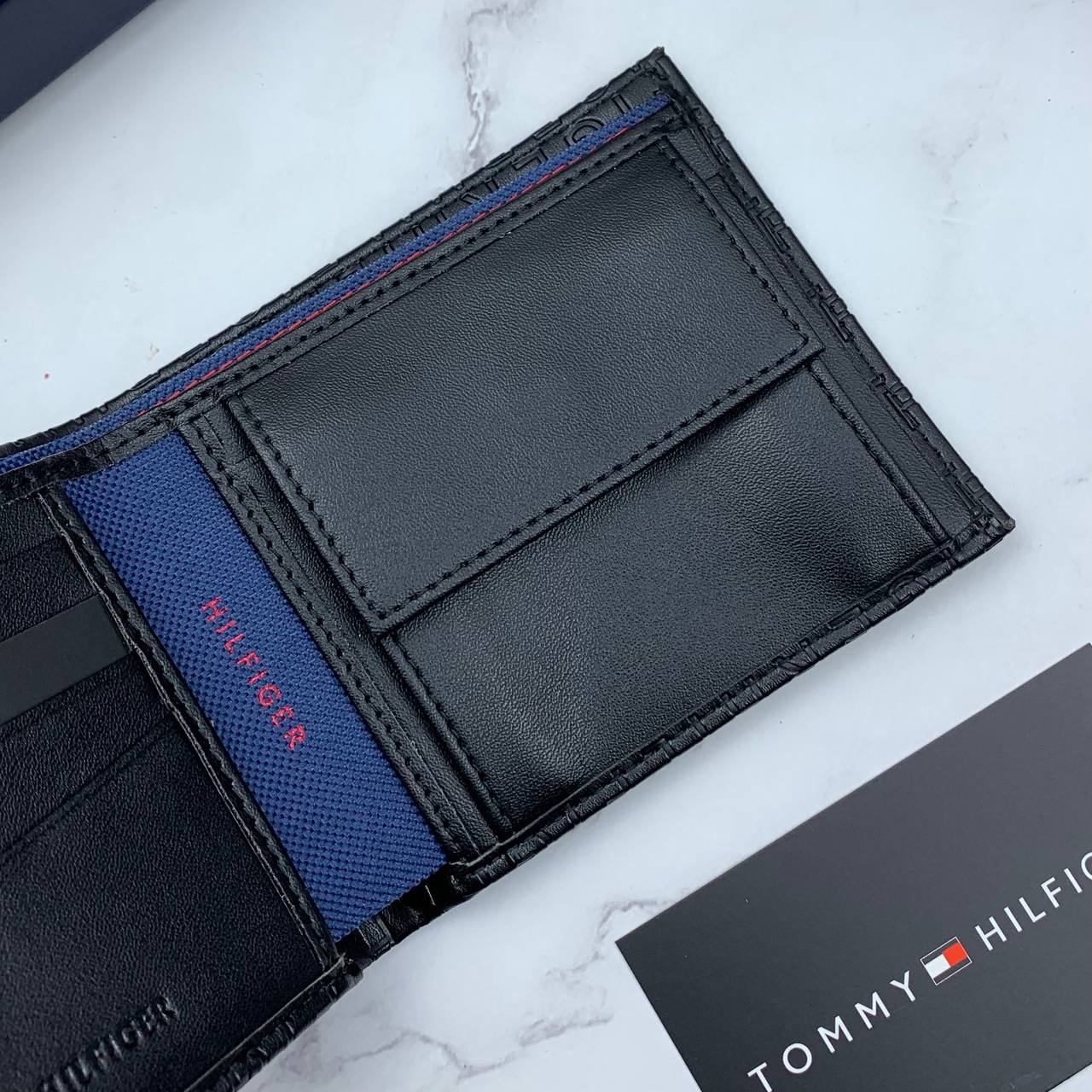Tommy Hilfiger Men’s Wallet & Keychain Gift Set – Premium Leather Bifold & Passcase Wallet Combo with Logo Key Ring