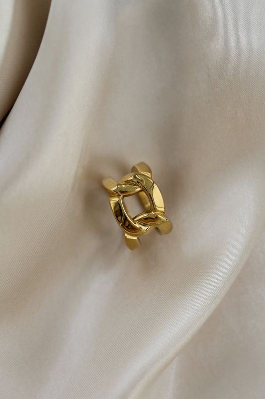 Gold Knot Ring – Chunky Interlocking Statement Band
