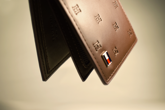 Tommy Hilfiger Men's Brown Leather Bifold Wallet - Embossed H Monogram Pattern - Classic American Designer Wallet with Gift Box